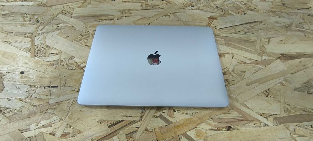MacBook Air Retina 13-inch (2019)