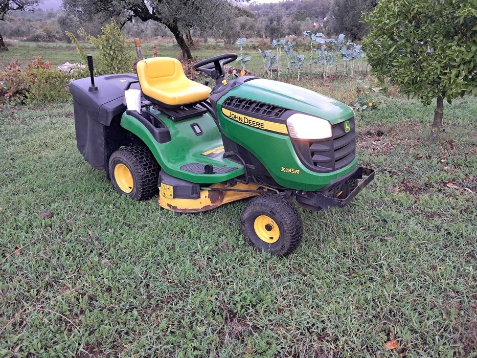 Corta relva john deere X110 x135 x125