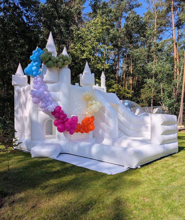 Biały dmuchany zamek Dmuchaniec Dmuchańce