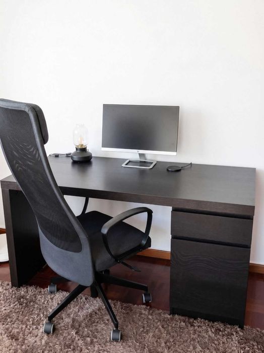 Secretária IKEA Malm cor Preto - ótimo estado - negociável