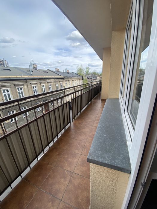Urocza kawalerka w centrum - Widok 5