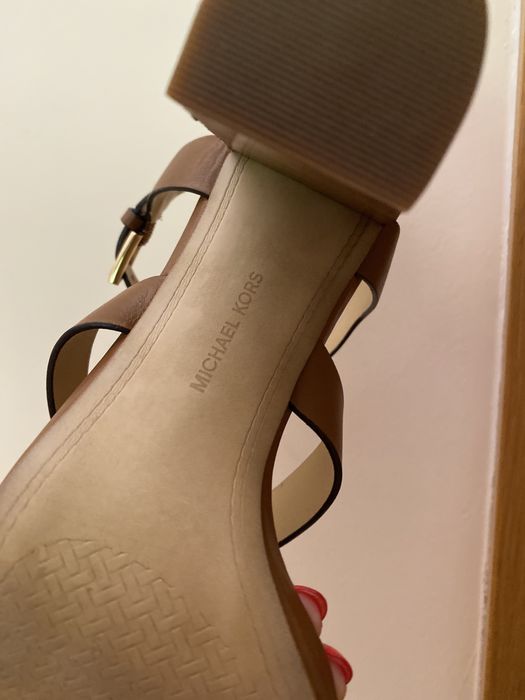 Buty sandały na wysokim obcasie słupku 38
