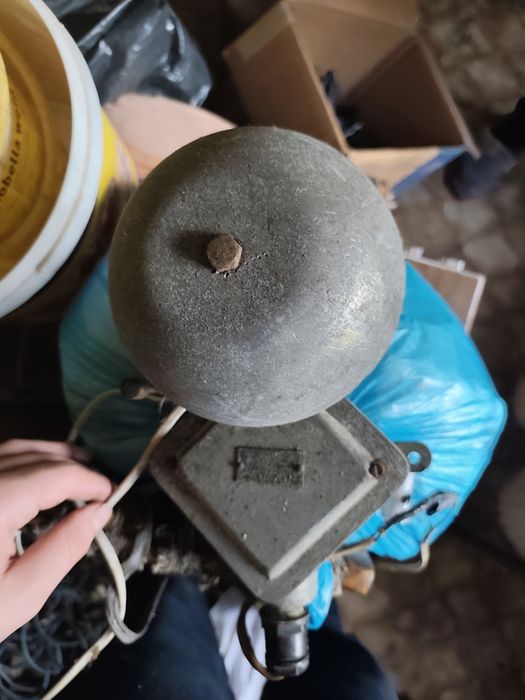 Stary dzwonek szkolny PRL