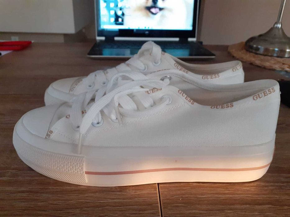 Buty trampki oryginalne nowe GUESS roz.37.Polecam,