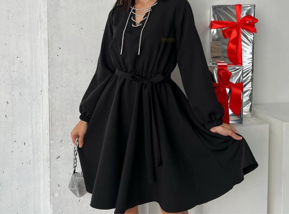 Плаття чорне на резинці