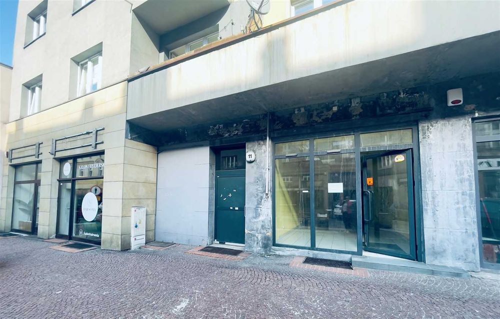 LOKAL z witryną w centrum Mysłowic. Parter, klimatyzacja, miejsca postojowe przy ulicy