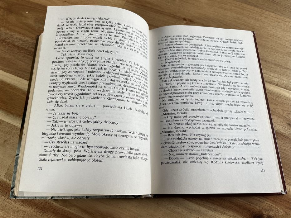 Łagodna kobieta Christopher Priest