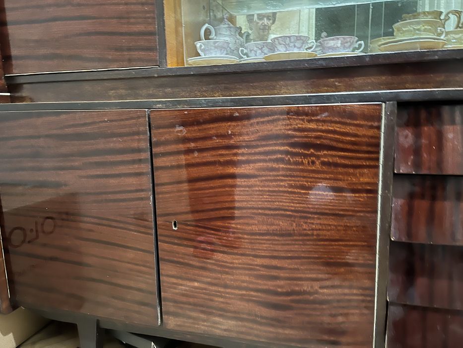 Креденс, сервант