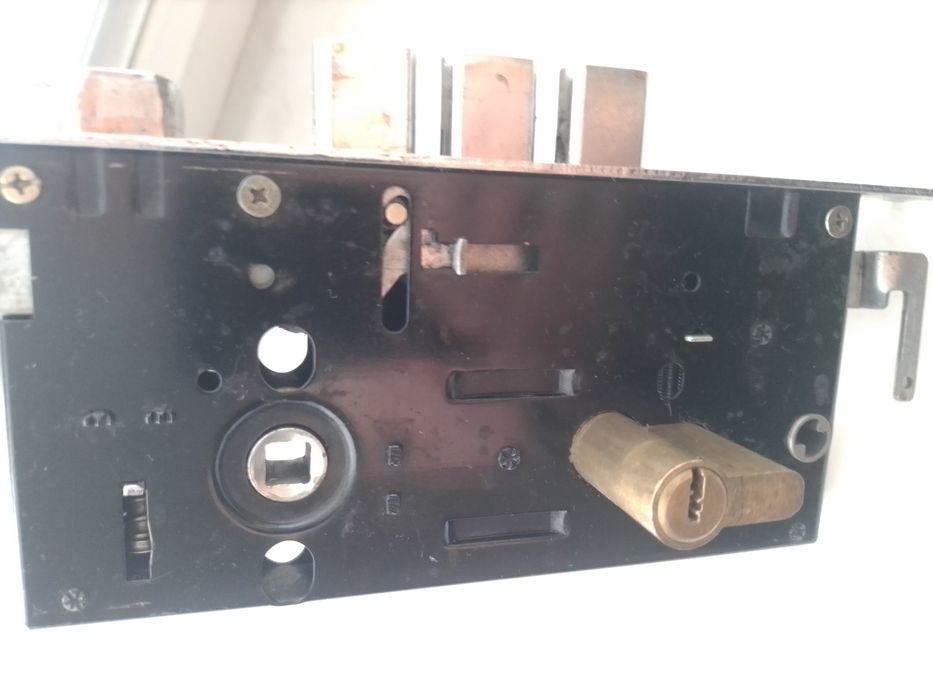 Дверной замок 570 грн.