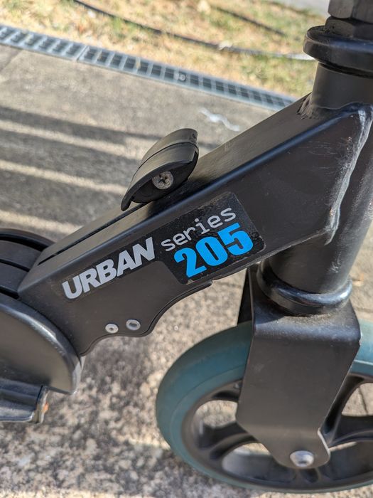 Trotinete 2 rodas manual com bastante uso