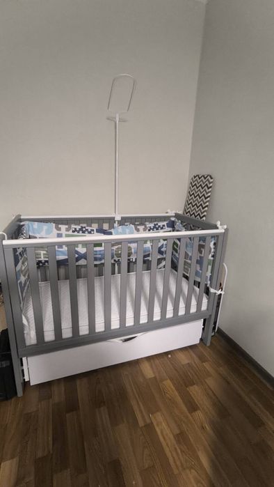 Продам дитяче ліжечко в повній комплектації