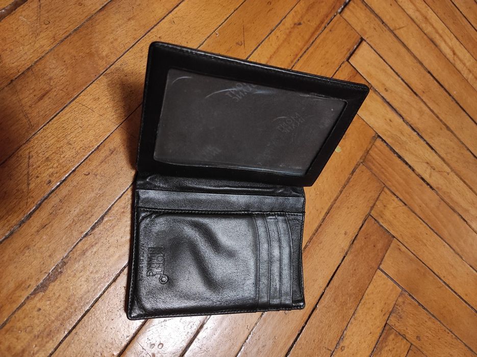 Кошелек Montblanc.