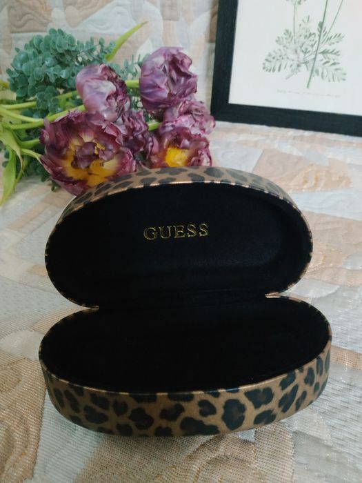 Футляр для окулярів Guess