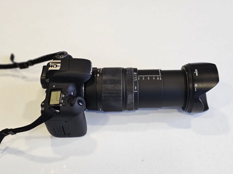 Canon eos 760D  +  sigma 18-250mm f3.5  +  canon 24mm f2.8