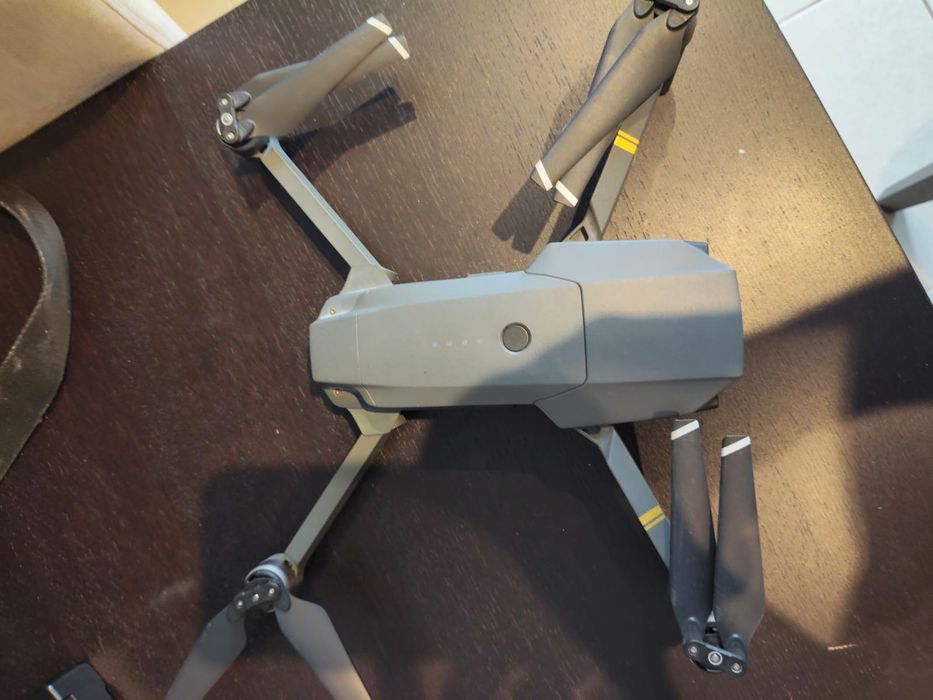 DJI Mavic Pro + 2 Baterias + Hub de Carregamento + Carregador 12V + Mala