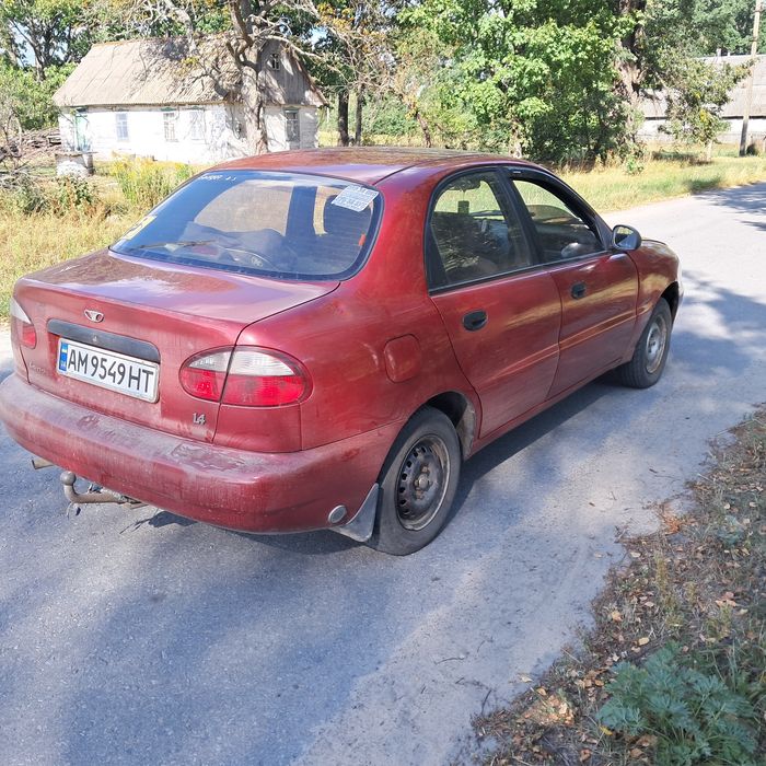 Ланос Автомобіль