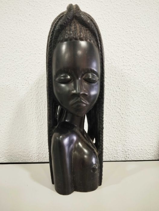 Conjunto 3 bustos africanos madeira escura – mulher com tranças