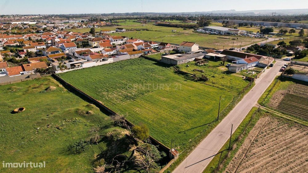 Oportunidade Imperdível: Terreno para Construção em Alhos Vedros - Moi