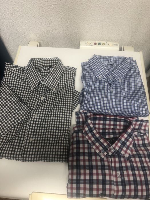 Três camisas de homem novas