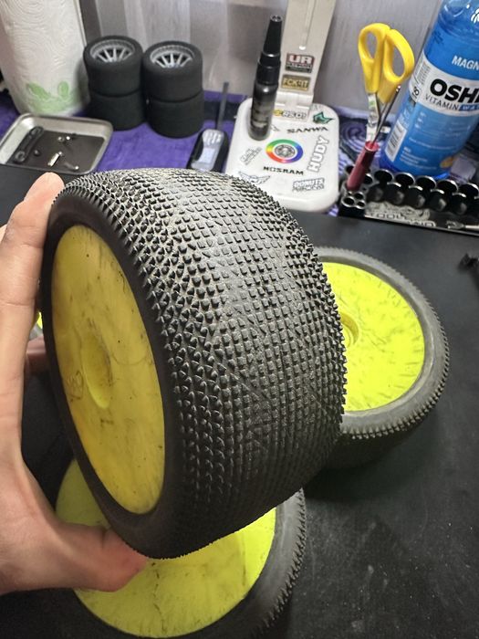 Koła 1:8 truggy 6mik