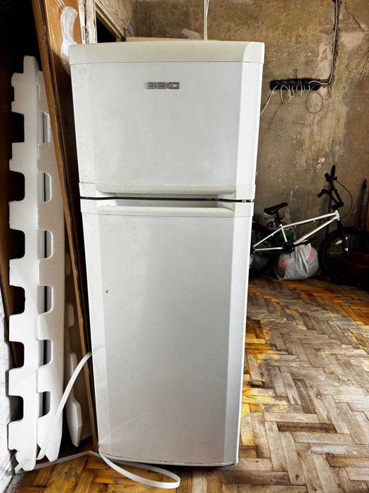 Холодильник б/у очень тихий