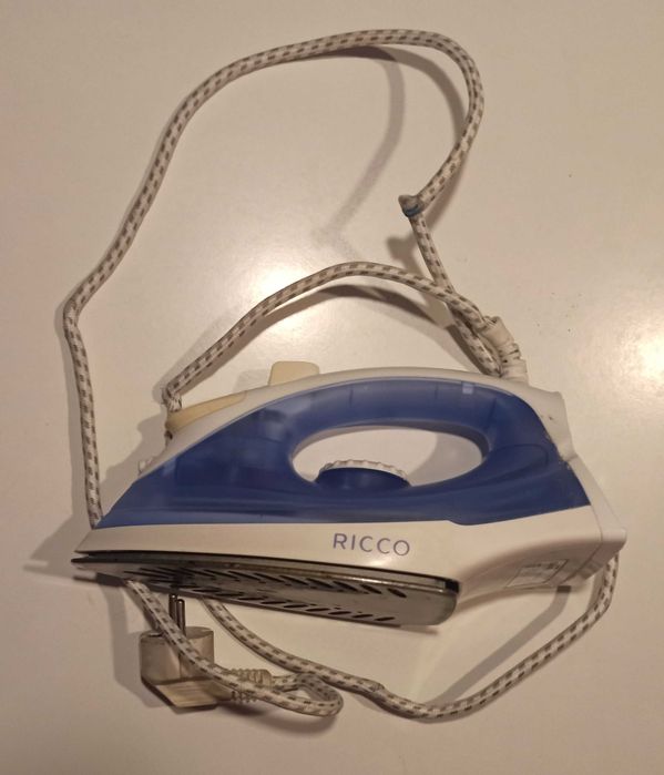 żelazko RICCO SW-106A 1200W - uszkodzone