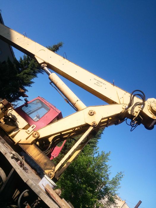 Dźwig, żuraw, podnośnik. Roman