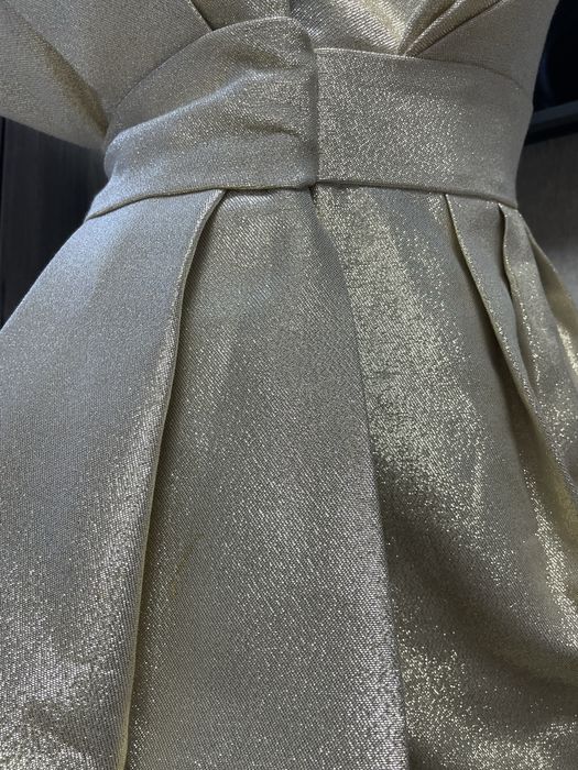 Вечірнє вбрання, S