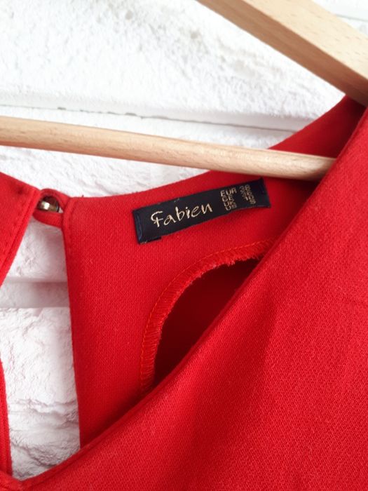 Czerwona sukienka elegancka wesele