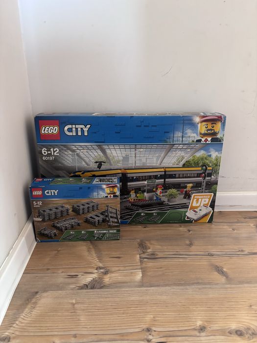 Lego  60197 pociag pasazerski+ lego 60205 tory