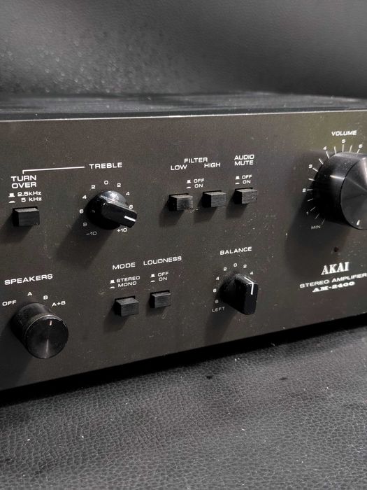 Wzmacniacz Akai AM-2400