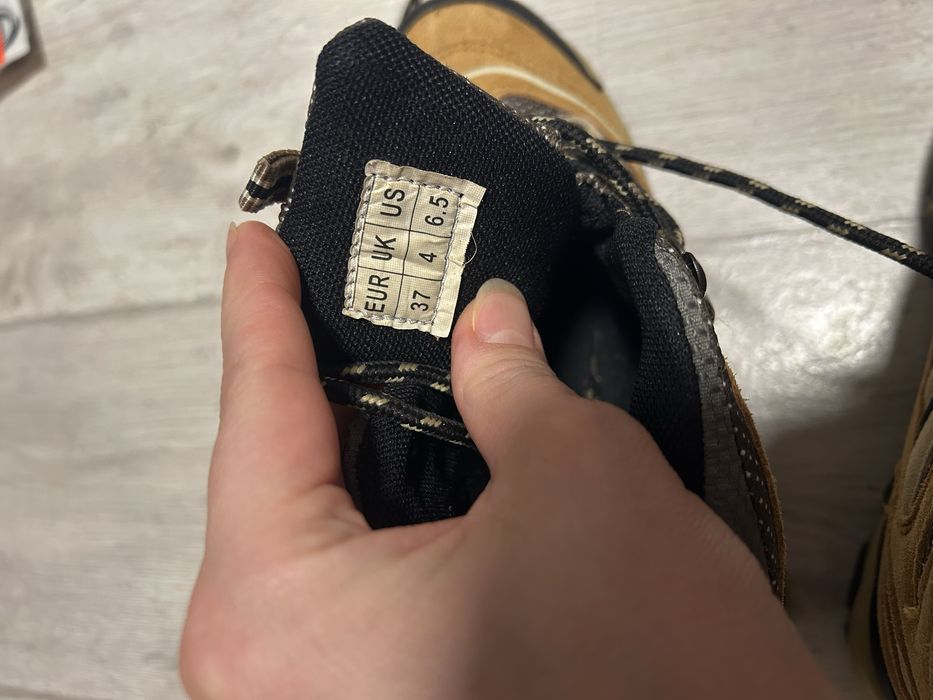 Трекінгрві черевики, нові.