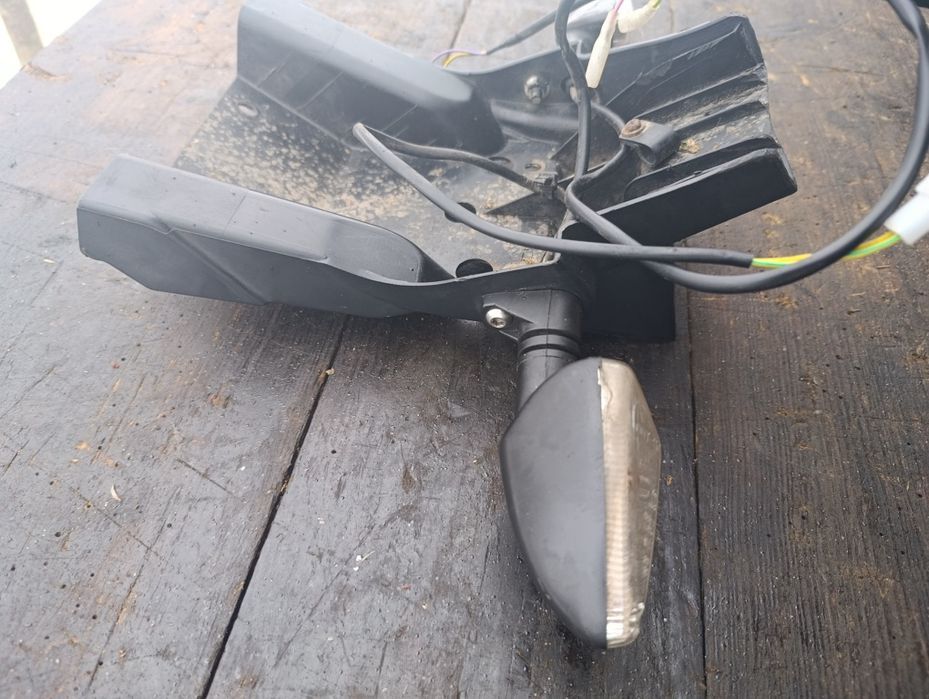 Zadupek Aprilia SX 125 wypełnienie migaczy błotnik osłona