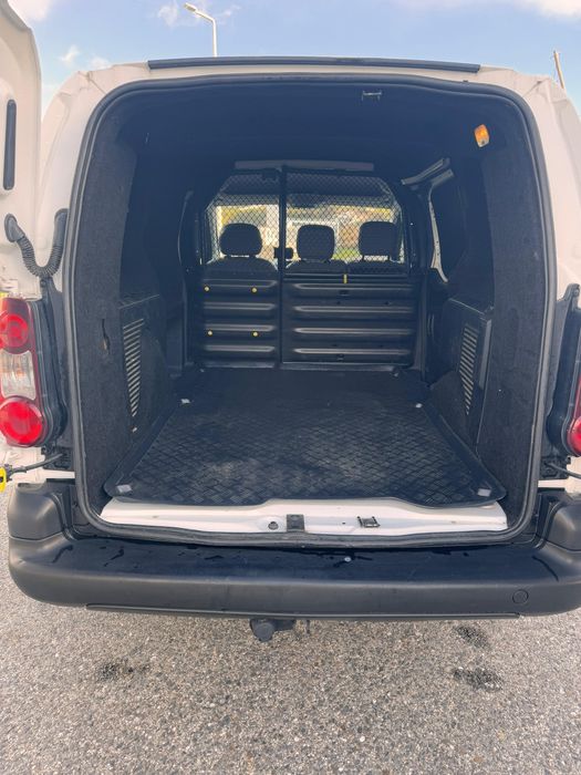 Citroen berlingo 3 lugares longa, barras de tejadilho e bola de reboqu