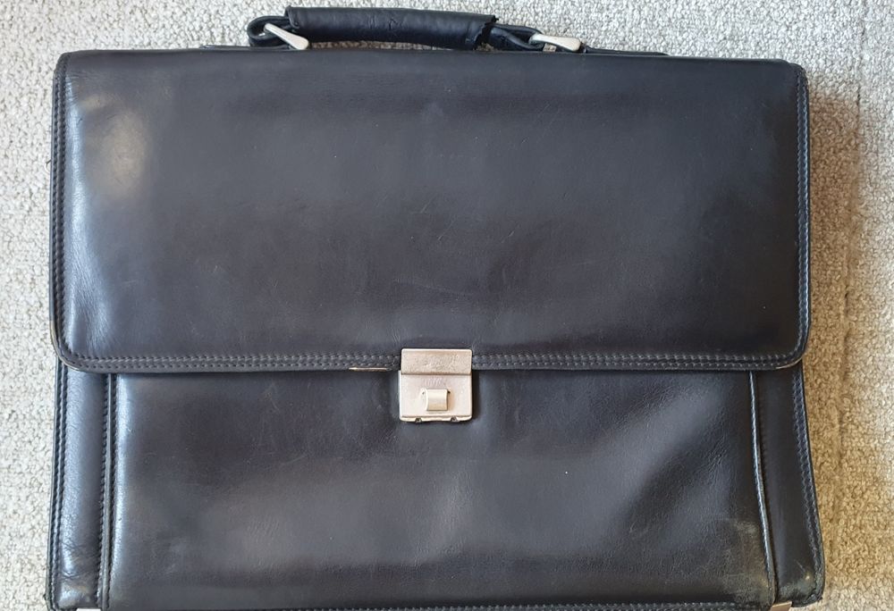 Портфель кожаный SCALA