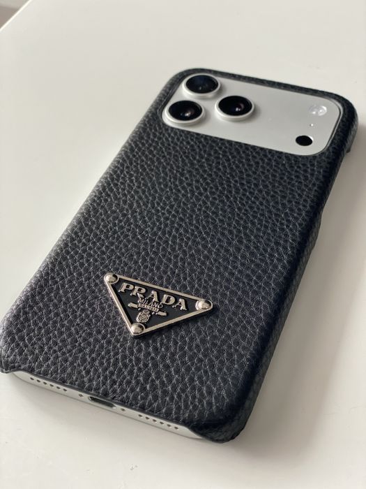 Capa Premium em Pele - iPhone 17 Pro Max