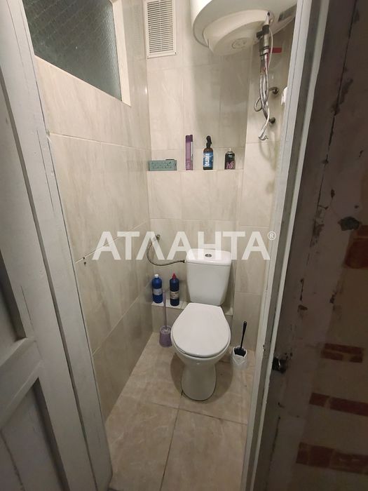 Комната в коммунальной квартире на Черемушках, средний этаж.