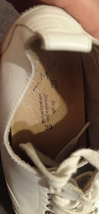 KMB-skorzane hiszpańskie sneakersy 39