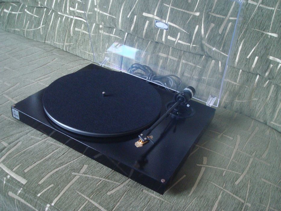 Продам проигрыватель пластинок Project