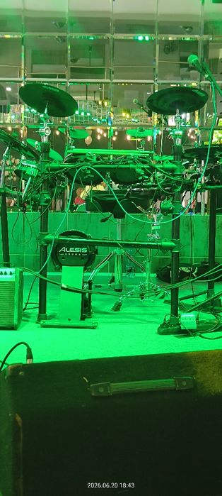 Perkusja elektroniczna Alesis DM 10 z ramą