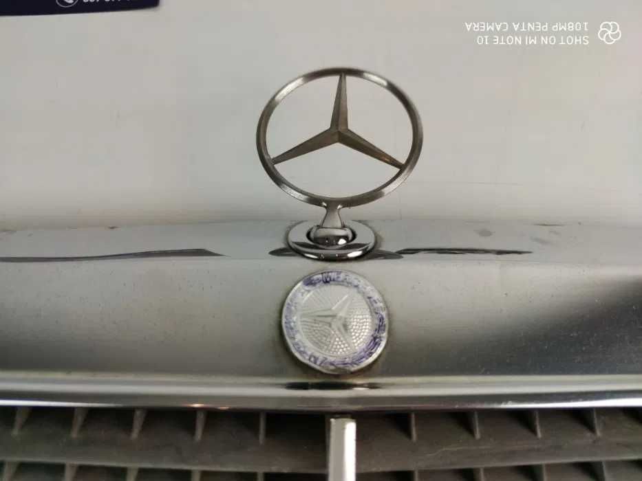 Mercedes W124 - atrapa grilla