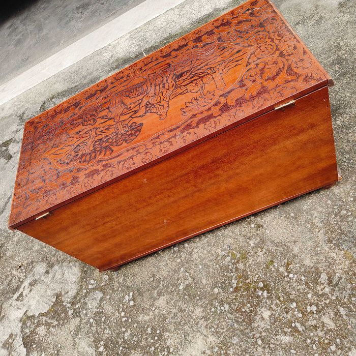 Arca Bau trabalhado em madeira maciça arrumação Baú