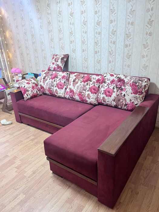 Диван розкладний в хорошому стані