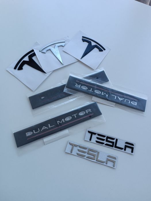 Значки тесла Tesla Model Y, model 3 model S на капот на багажник ляду