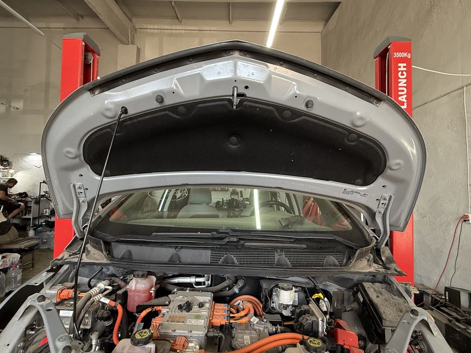 Капот в сборе Chevrolet Bolt EV 2020 цвет 633D