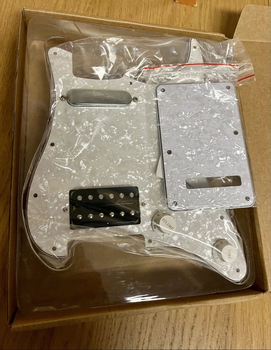 Pickguard Stratocaster Fleor loaded