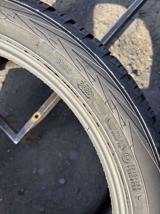 Шини 295/35 R21 пара Nokian 6,3мм зима