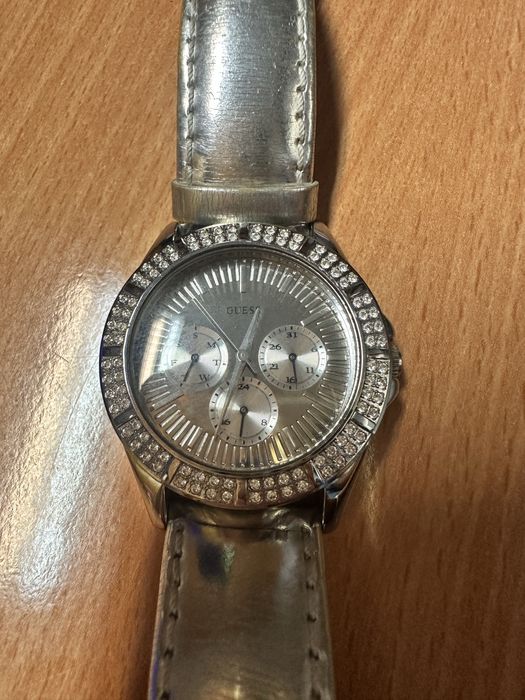 Vendo relogio de senhora GUESS com cristais Swarovski