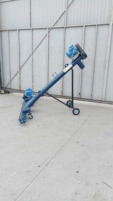 Шнековий навантажувач з підставкою, підбирач, конвеєр, шнек, погрузчик