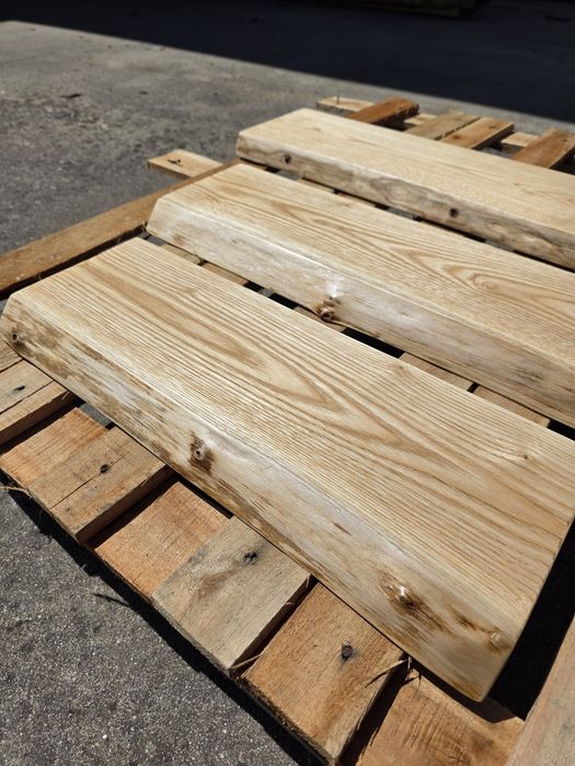 Pratereiras flutuantes rústicas com borda natural "Live Edge" em madeira de castanho francês